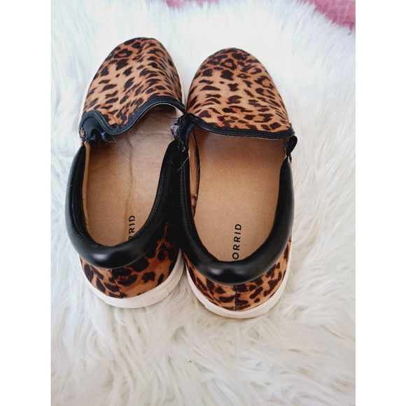 Women's Torrid Leopard Print Slip-On Sneakers Size 9W Brown - Picture 2 of 4